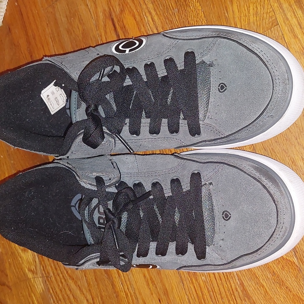 Vintage Mens Circa Skate Shoes Size 9.